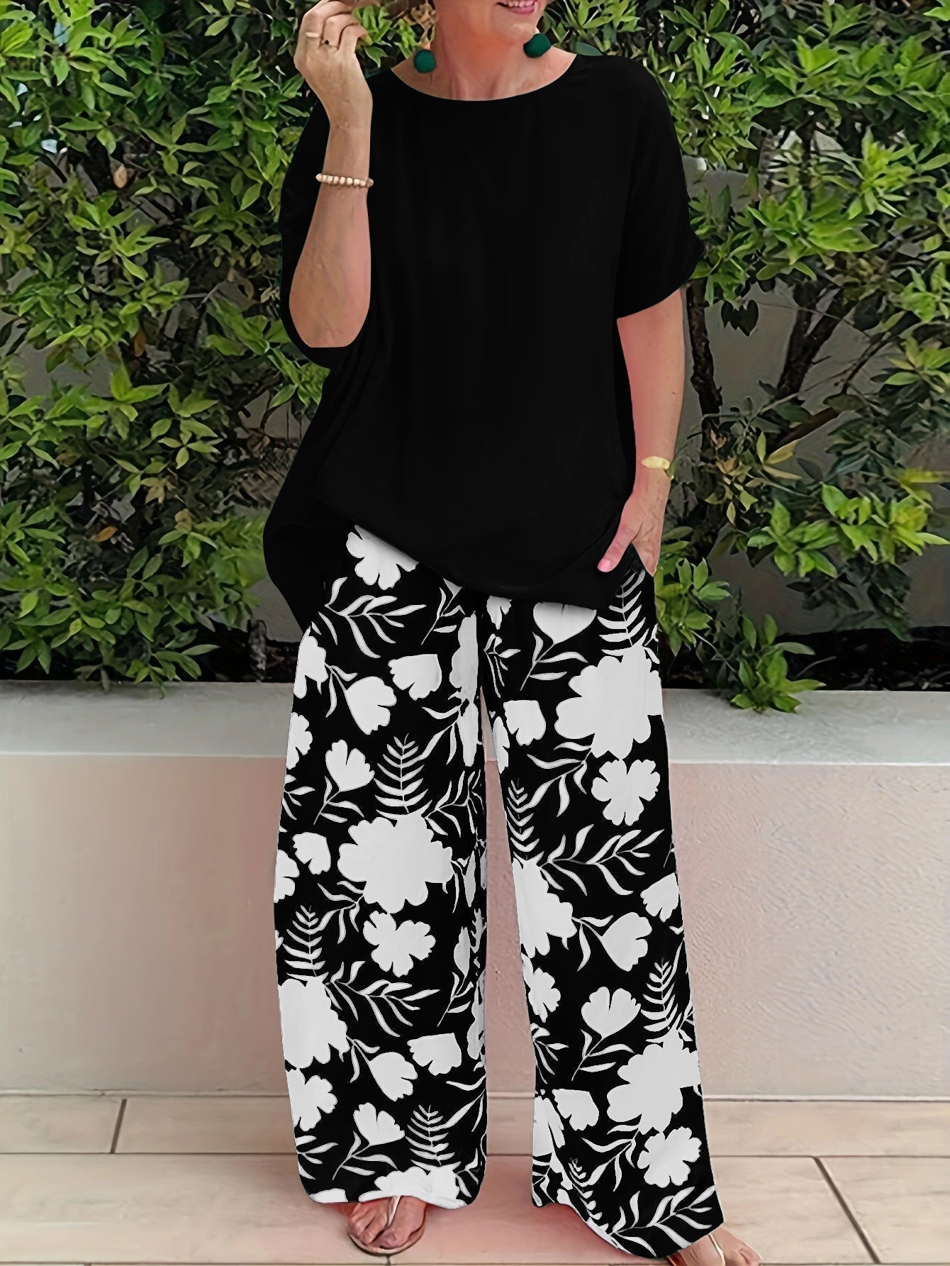 Jennifer - Completo Casual con Blusa Ampia e Pantaloni Floreali