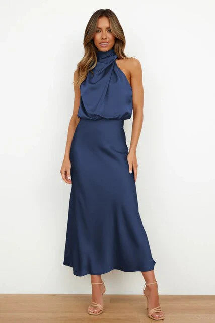 Margot - Elegante abito lungo in raso senza maniche con collo alto