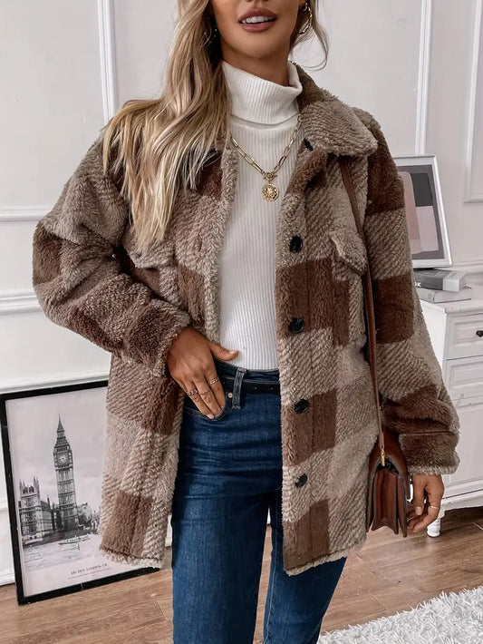 Linda - Cappotto soffice con motivo a quadri e abbottonatura frontale