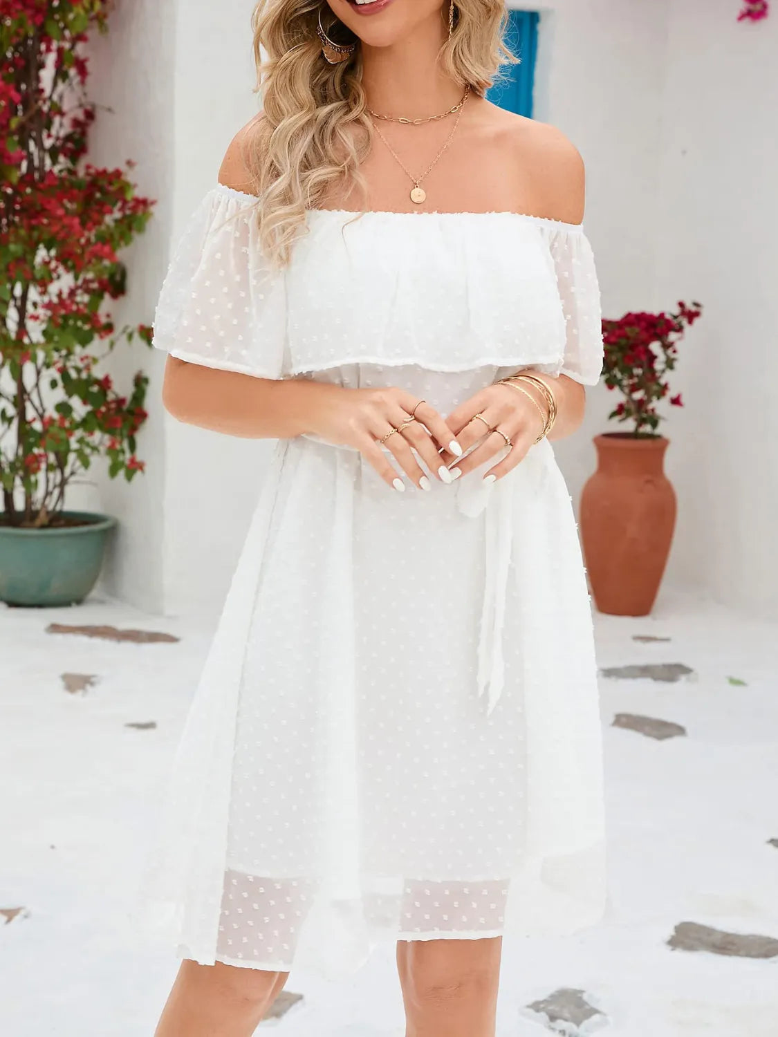 Vanessa - Elegante minidress a maniche corte con spalle scoperte e cintura annodata