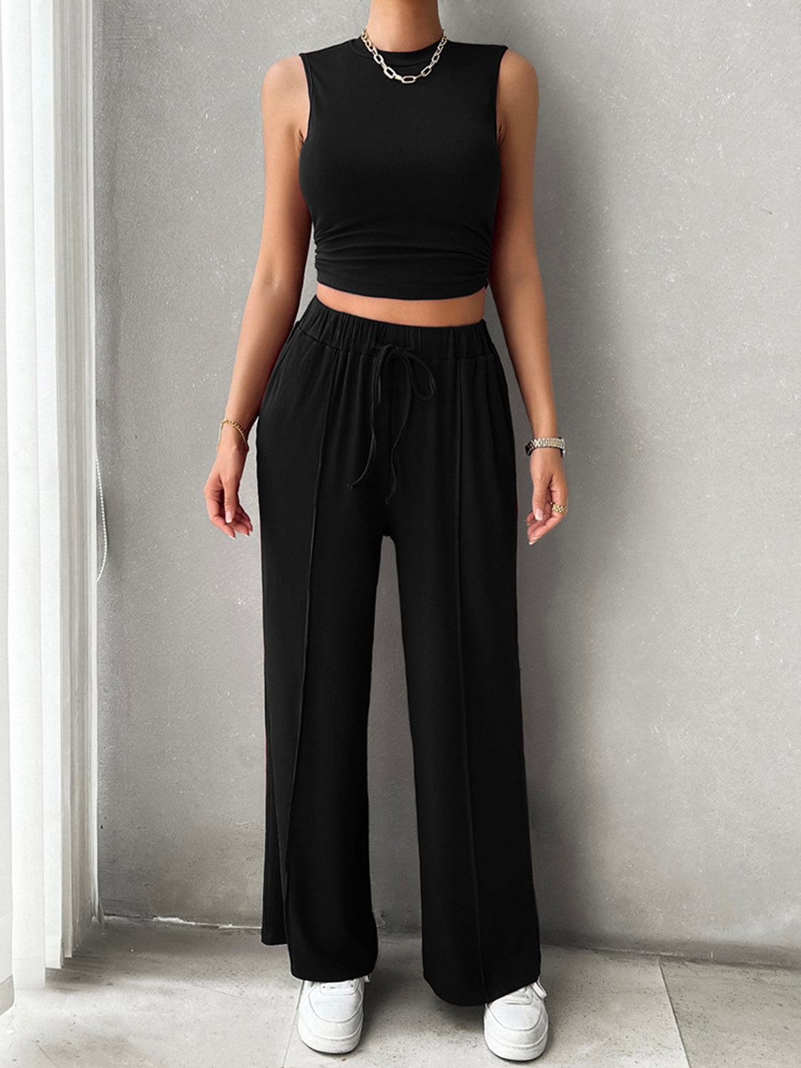 Jelai - Completo casual con top smanicato e pantaloni con coulisse