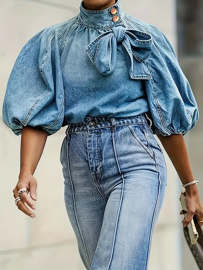 Margaret - Elegante top in denim con allacciatura sul davanti
