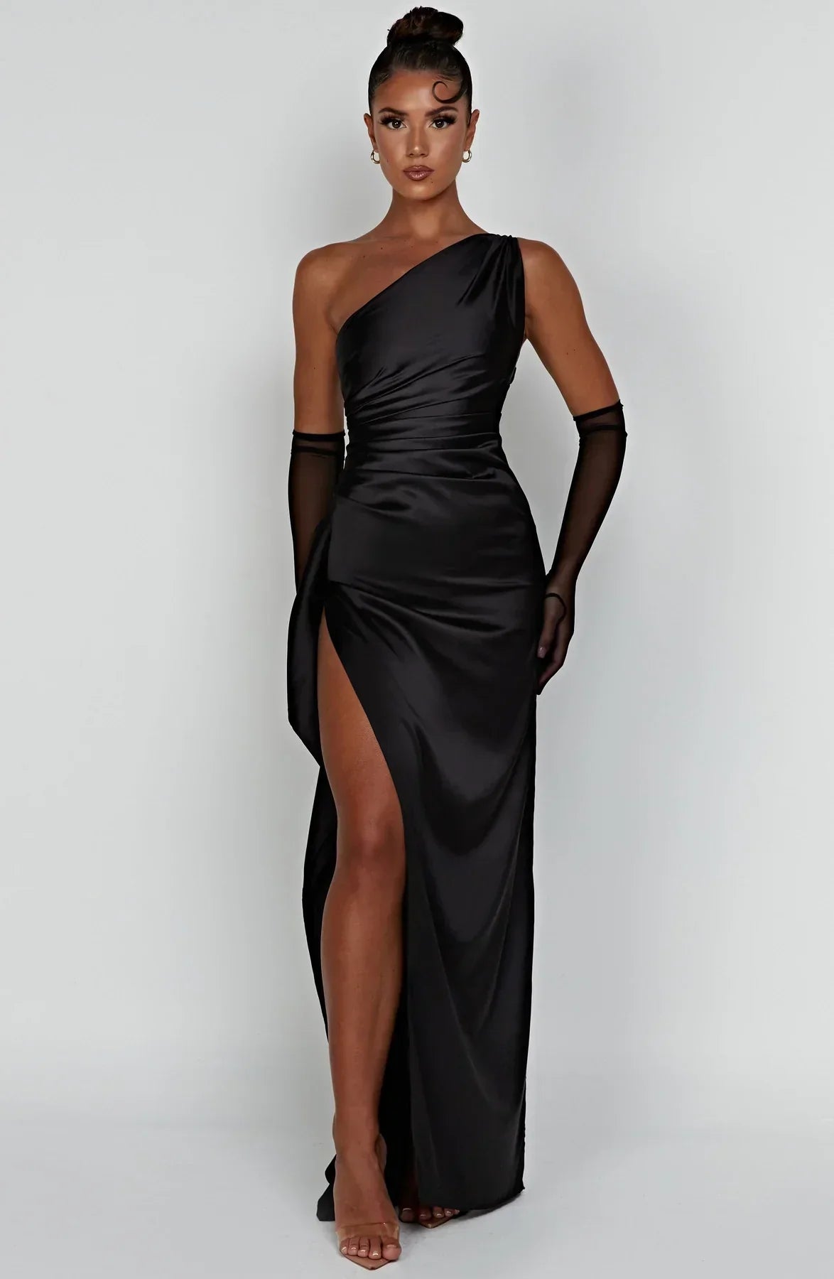 Malinda - Elegante abito monospalla in raso con spacco