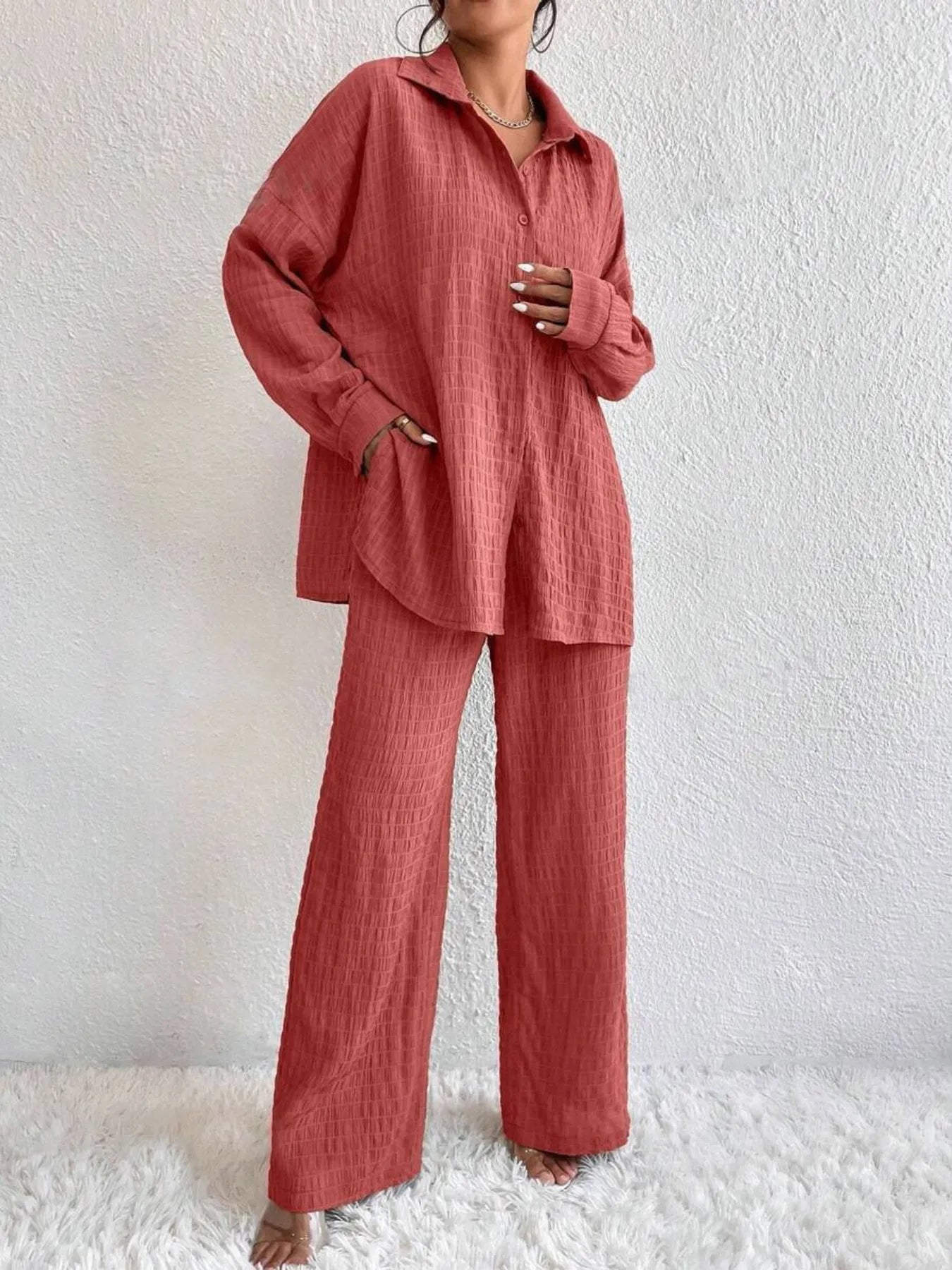 Lydia - Elegante completo con camicetta abbottonata a maniche lunghe e pantaloni
