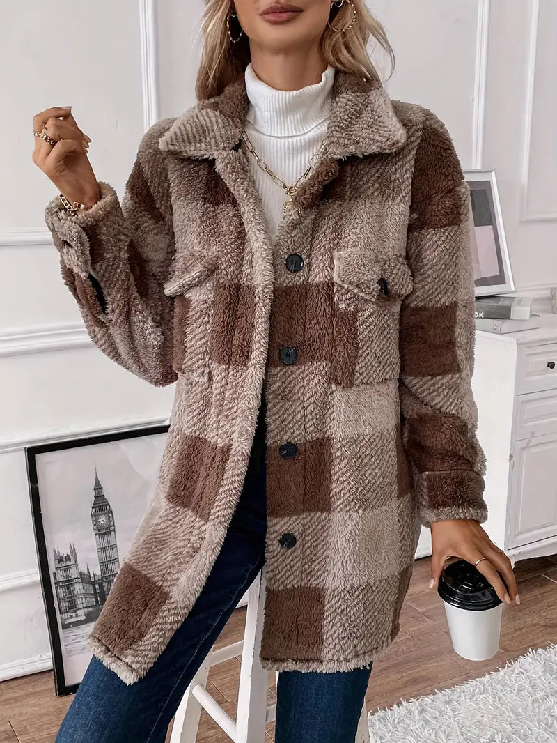 Linda - Cappotto soffice con motivo a quadri e abbottonatura frontale
