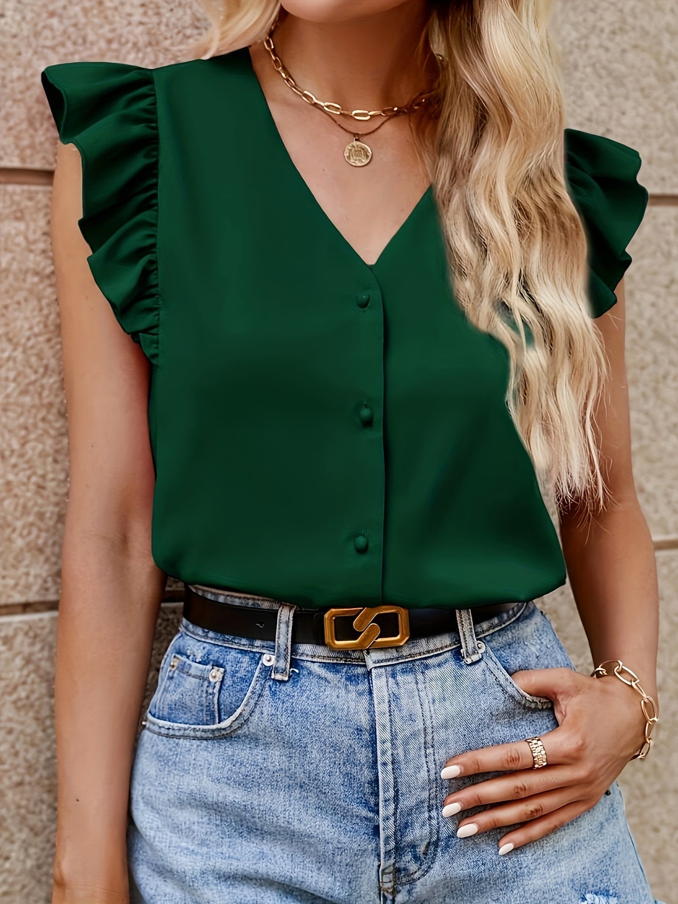 Carla - Elegante Blusa Senza Maniche con Volant, Scollo a V e Bottoni