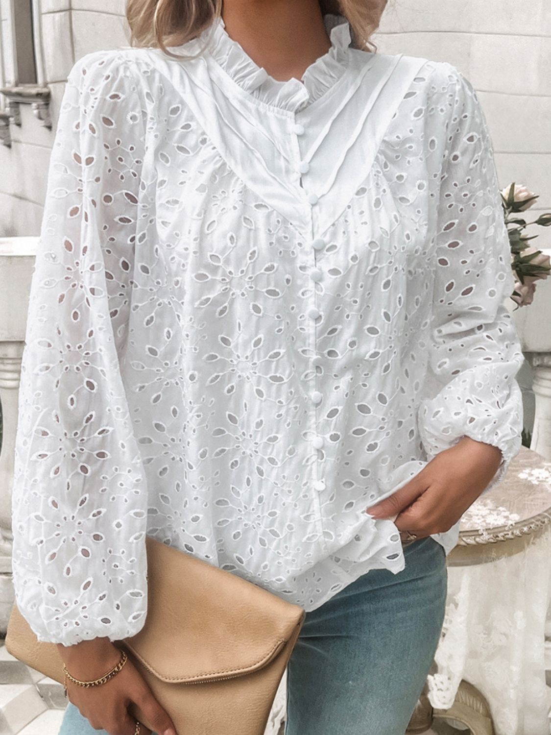 Faye - Elegante camicetta a maniche lunghe con scollo tondo e volant