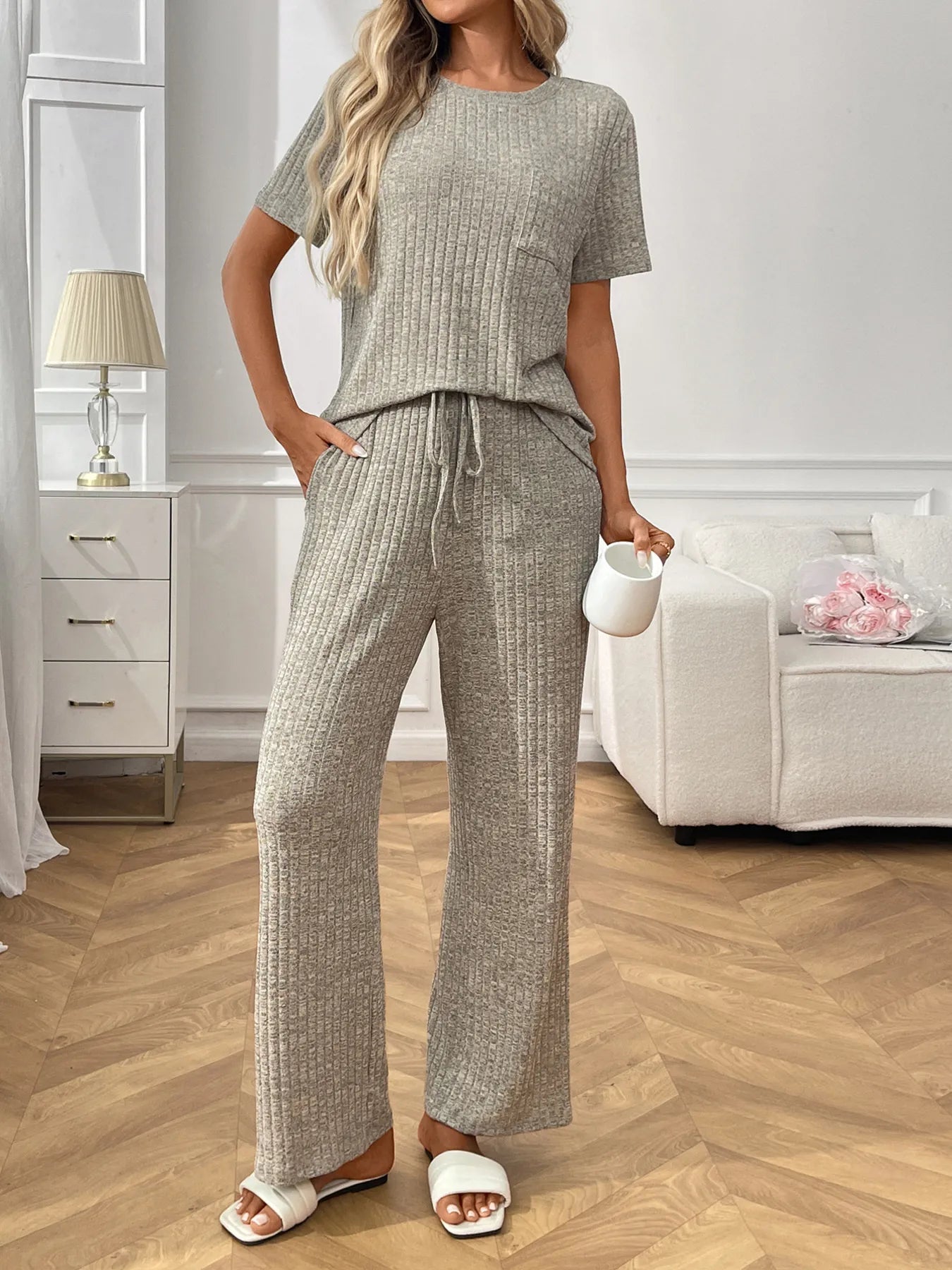 Helene - Completo elegante in maglia a costine con pantalone e top a maniche corte