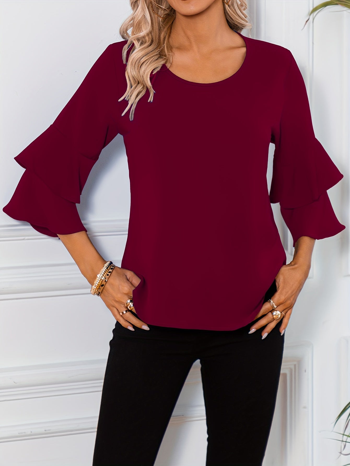 Maristella - Elegante blusa con scollo rotondo e maniche a volant