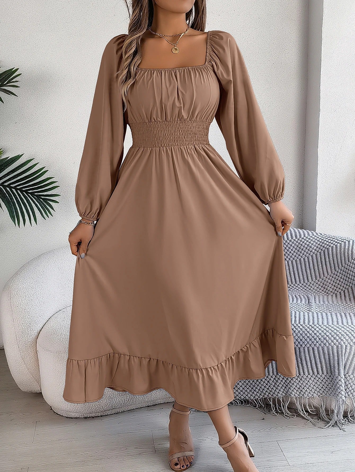 Alice - Abito a maniche lunghe con scollatura quadrata e bordo arricciato